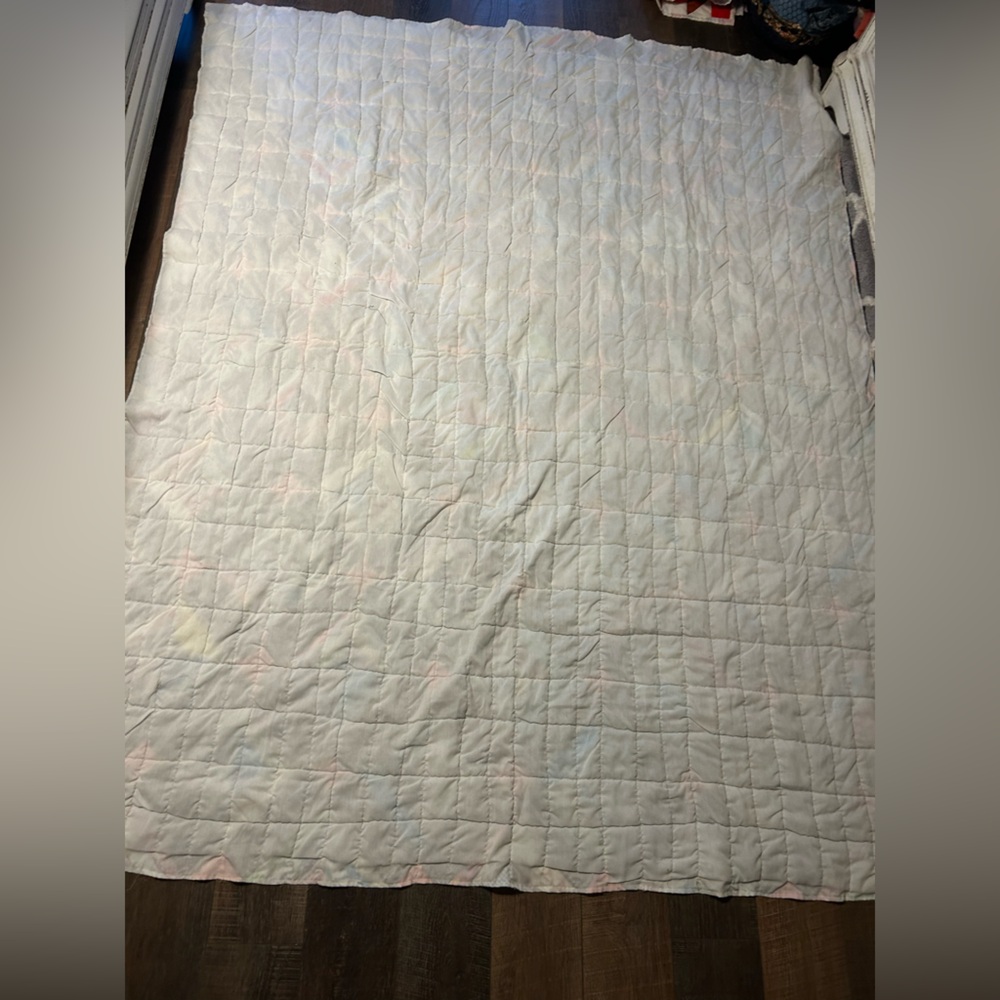 Gorgeous patterned quilt. - Picture 7 of 7